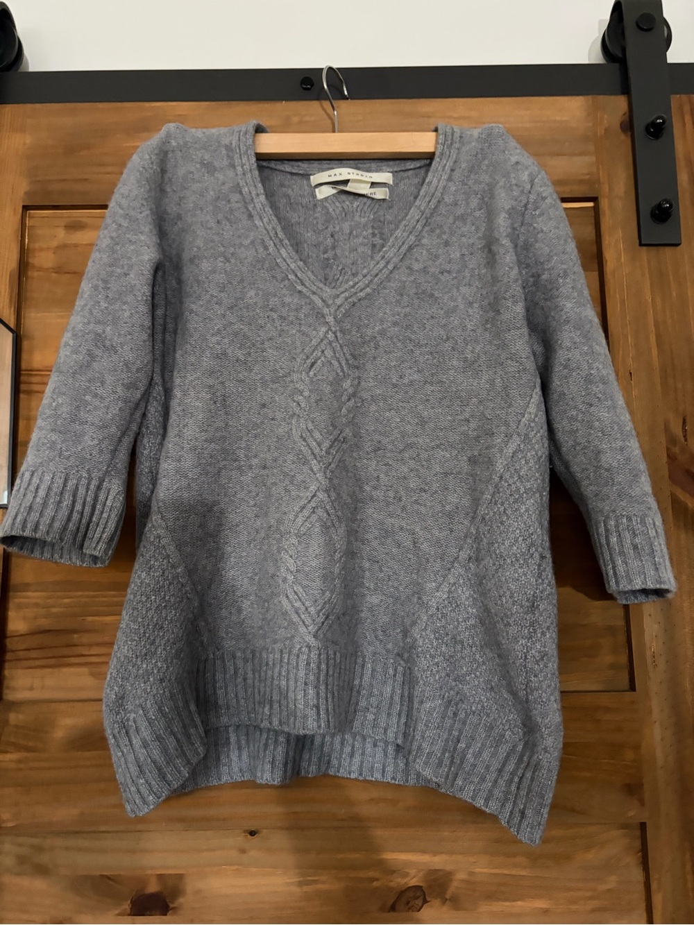 Max Studio Heather Gray V-Neck Cable Knit Sweater 100% cashmere